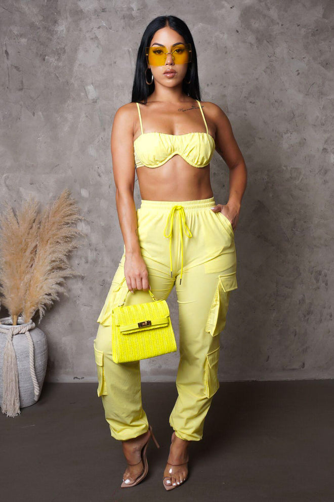 Feeling sporty pant set yellow